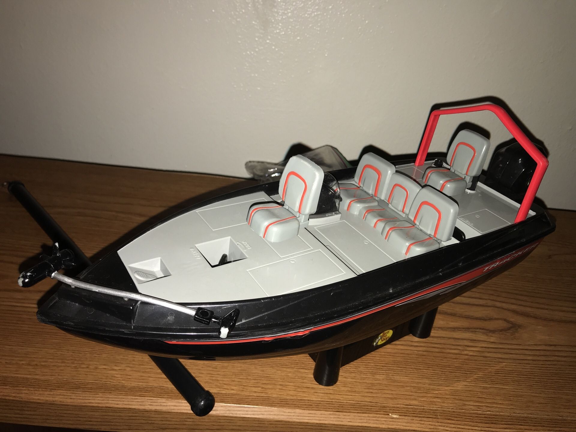 Bass Pro remote control fishing boat for Sale in Fresno, CA - OfferUp