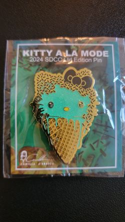 Hello Kitty Pin