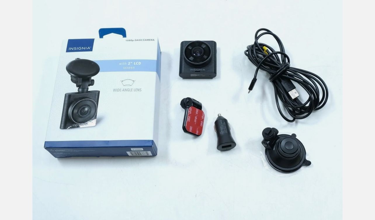 Insignia- 1080p Dash Camera - Black