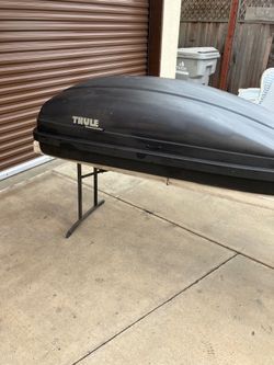Thule Weekender cargo carrier roof top