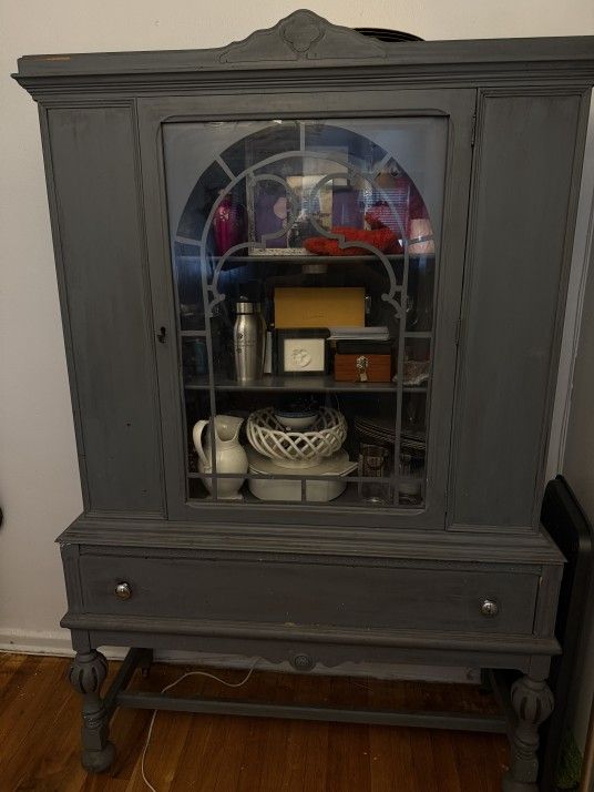 1920's Mahogany Wood China Cabinet