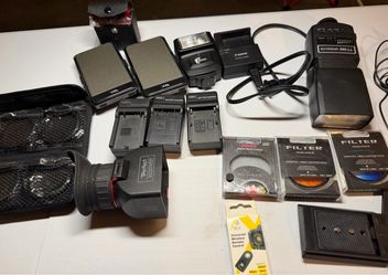 Camera Accessory Bundle – 2 Flashes, Chargers, Lens Filters & LCD Viewfinder