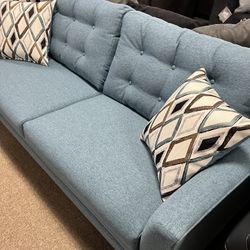 Stunning Gorgeous Couch And Loveseat 
