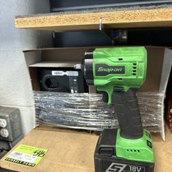 Snap On Impact With 2 Batt And Charger 