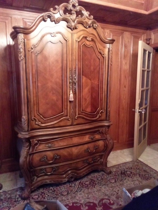 Full Bedroom Set By AICO Michael Amini