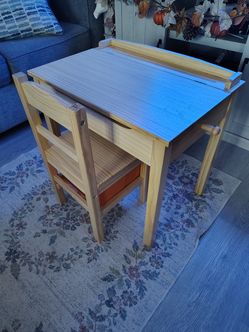 Kids table and chair set