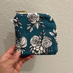 Turquoise Floral Essential Oil Holder Case