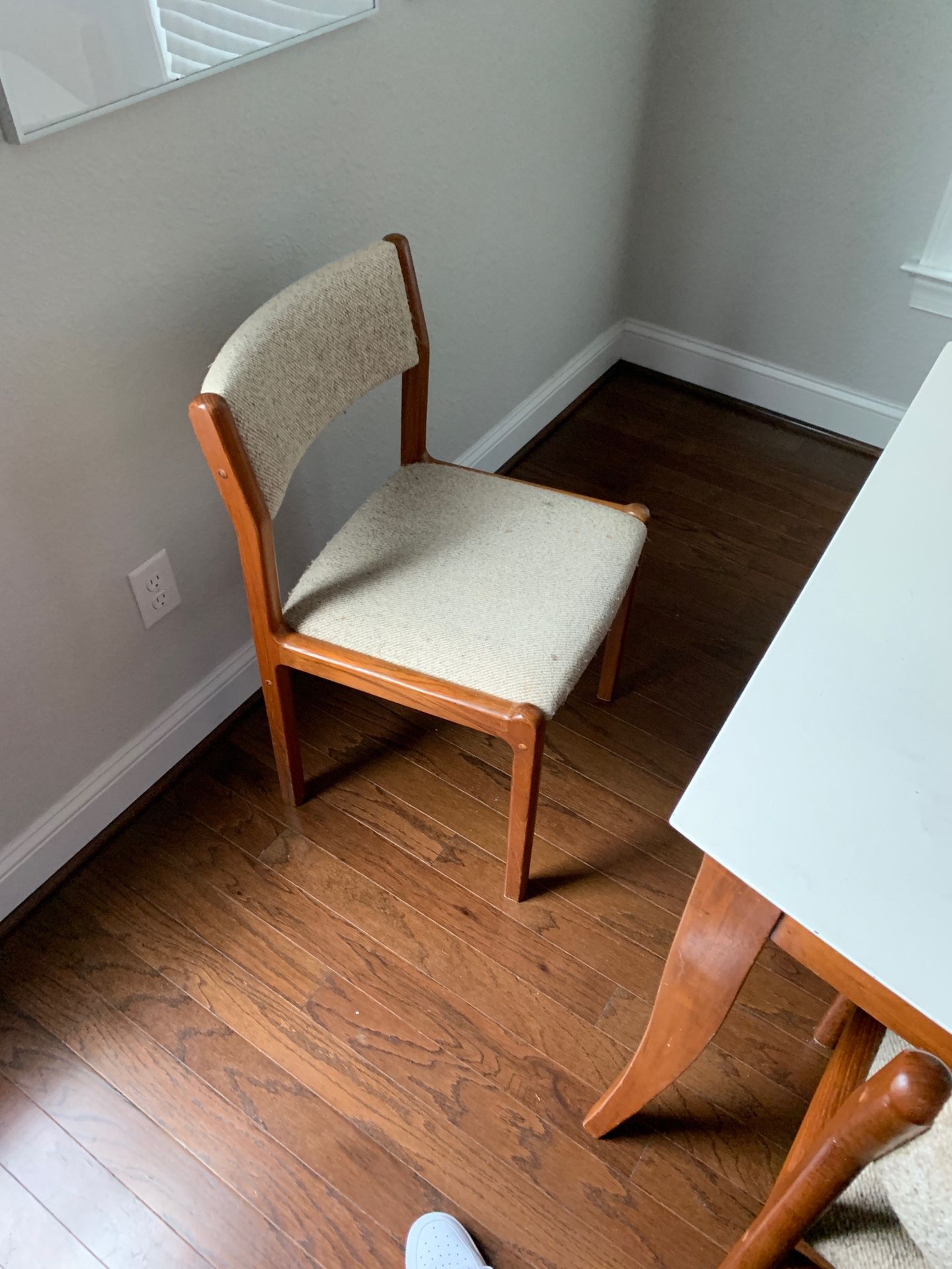 Modern danish dining chairs