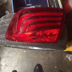 2010-2016 BMW F10 F18 REAR RIGHT LIGHT TAIL LAMP OEM 