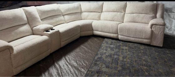 White recliner couch electric great condition clean no flaws we sell all the time delivery $40 local