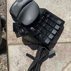Razer Tartarus V2 Gaming Keypad