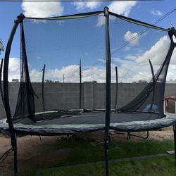 Trampoline 