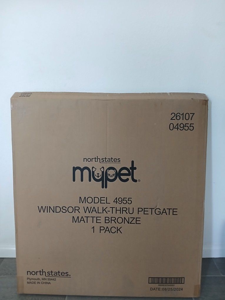 Northstate Mupet Model 4955 Windsor Walk-thru Petgate Matte Bronze