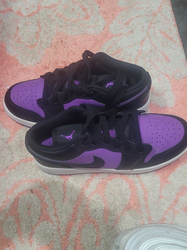 Air Jordon 1 Girls Size 5