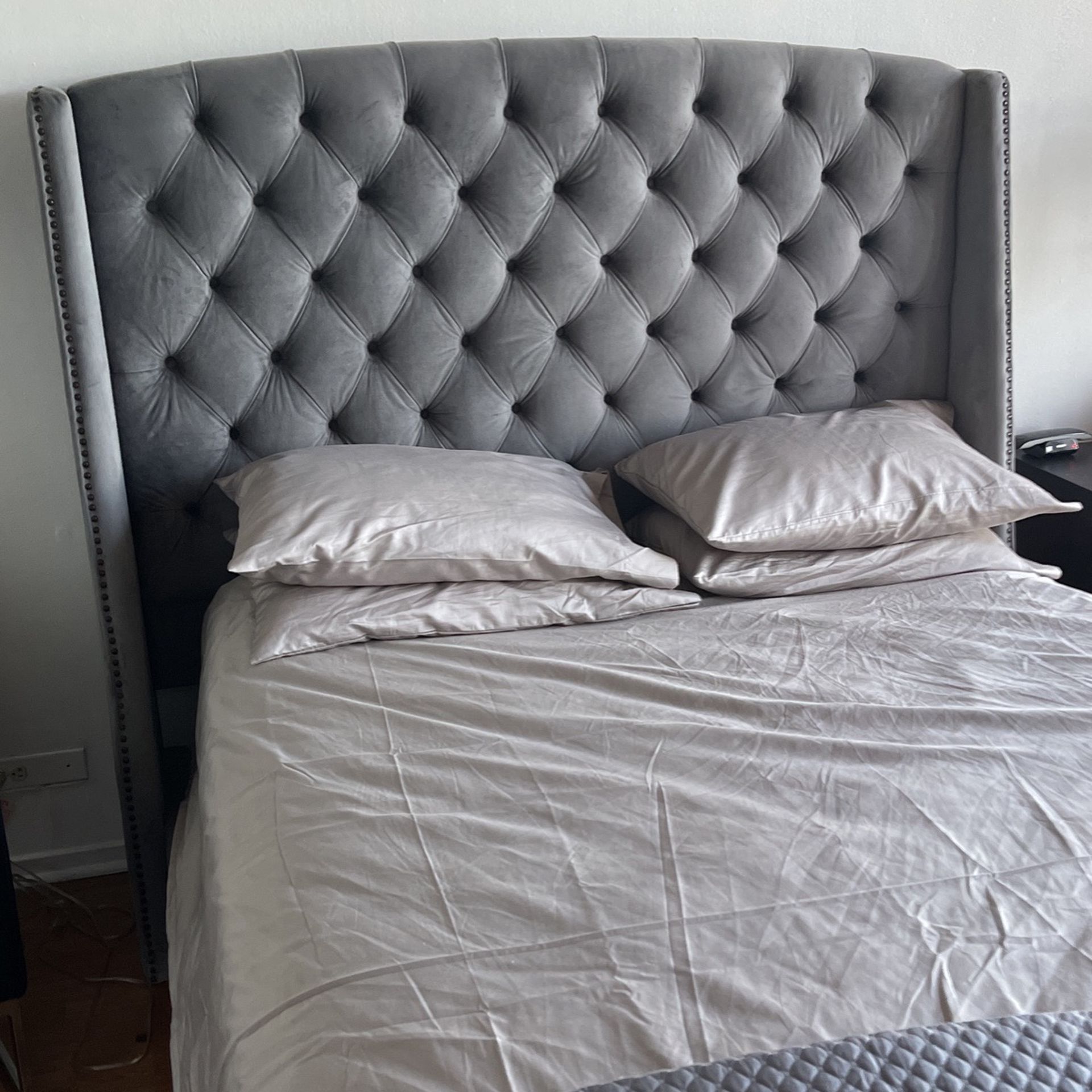 Tufted Grey Velvet Queen Size Bed