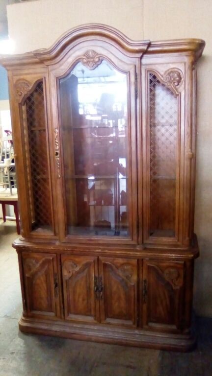 Vintage Bernhardt Hibriten Hutch/China Cabinet/Buffet