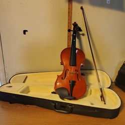 4/4 23.5" Violin with Carrying Case