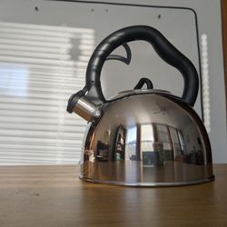 🍵 Farberware Stainless Steel Whistling Tea Kettle – 2 Quart
