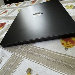 MacBook Pro M3 14”