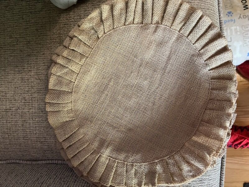 6 burlap placemats/chargers/dollies 12" wide 