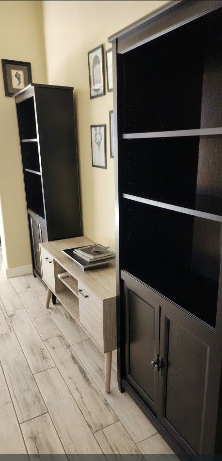 Set of 2 Bookshelves 