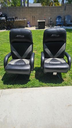 Toy hauler chairs