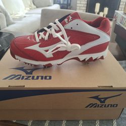Mizuno Fastpitch cleats