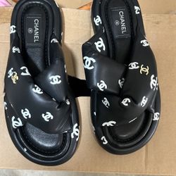 Woman’s Slippers, Gucci 