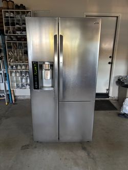LG - 26 cu. Ft. Door-in-Door Refridgerator