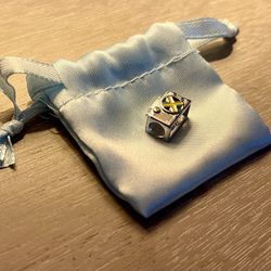 Camera Charm with Jamaican Flag By Pandora
