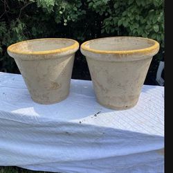 Set Of 2 Garden Liteweight Planters By Consolidated Foam Inc 19" Pots