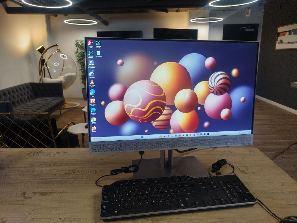 HP All In One - Elite One Touch Smart 24 " - $350 - Retails $1299 - Windows 11 Pro 2025-26
