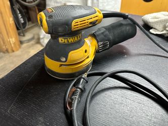 DeWalt 5” Orbital Sander + Bauer Shop Vac Combo w/ Sandpaper