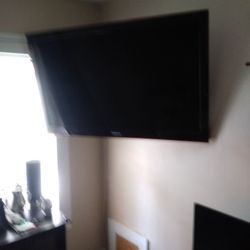 50 inch Samsung flat hd tv With Wall Mount