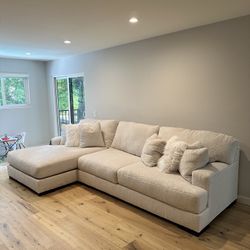 Beautiful Sectional Chaise Couch Brand New 