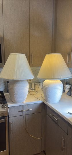 Vintage Textured Ceramic Table Lamps – Matching Pair with Pleated Shades – 25” Tall