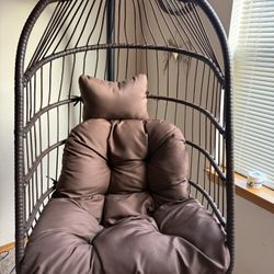 Like New Swinging Egg Chair