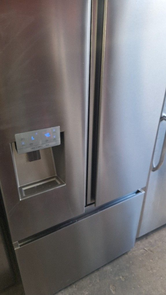 3 DOORS. APARTMENT REFRIGERATOR. (NEW MODEL)$350