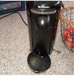 Nespresso Vertuo Coffee Machine Black with pods