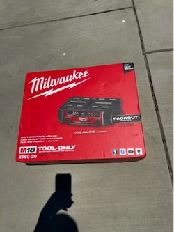 Milwaukee M18 Packout Jobsite speaker / Charger