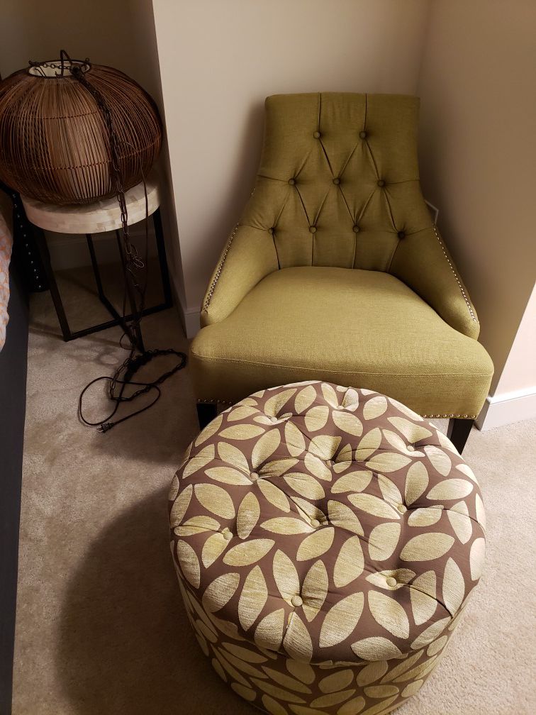 Accent Chair/Ottoman/Swag Lamp/Side Table