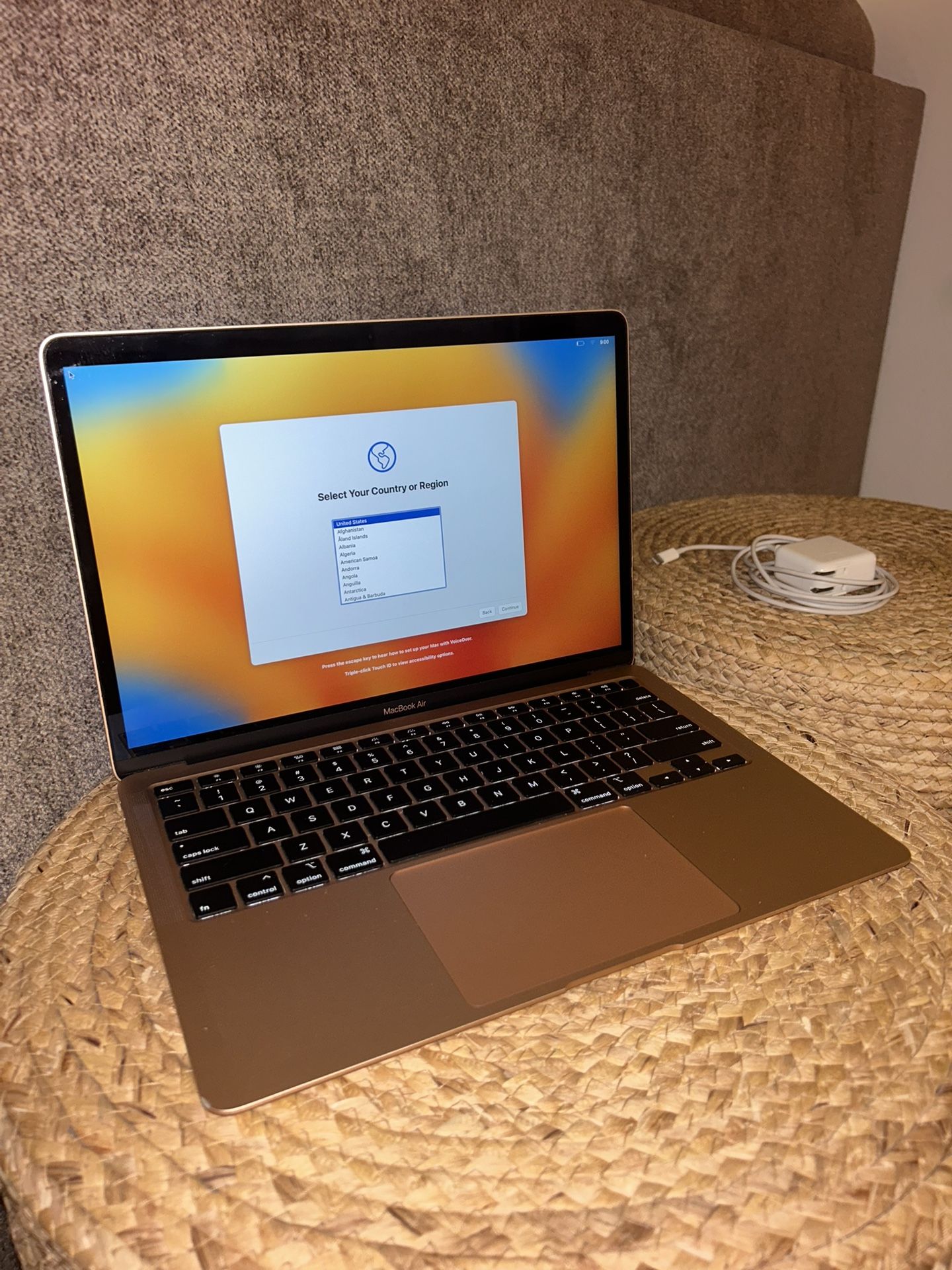 MacBook Air 13” (2020, Intel) – 256GB SSD – Great Condition