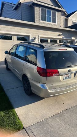 2004 Toyota Sienna