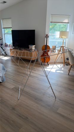 Metal clothes drying rack