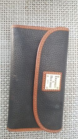 Dooney & bourke wallet