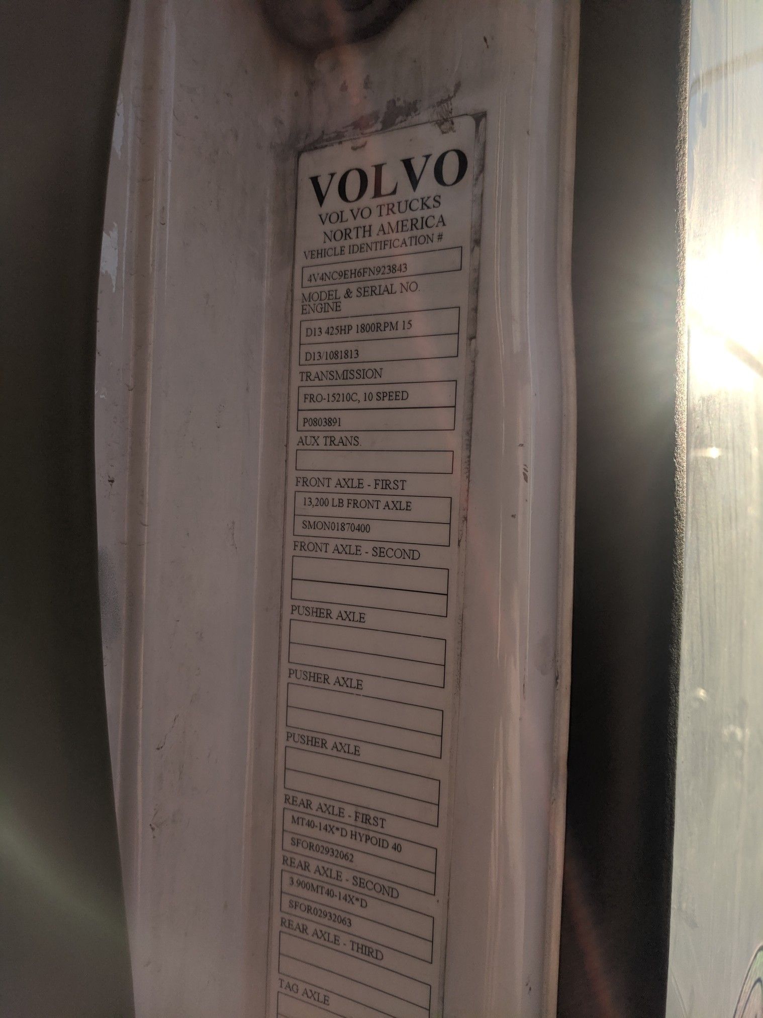 Volvo 2015 d13 331,897 miles