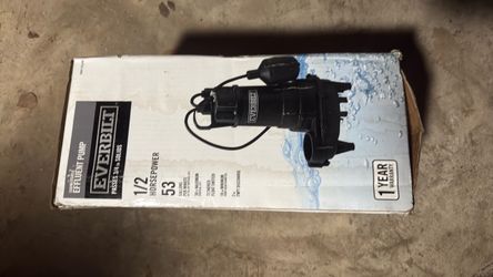 Submersible effluent pump