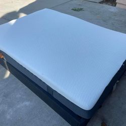 Emma Sleep Original Full Mattress - Like New