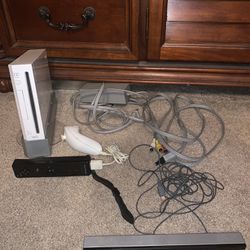 Tested Working Nintendo Wii Console w Wires Controller Nunchuck Stand + Game