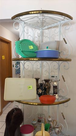 Tons of Tupperware from 70-80’s